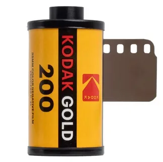 Kodak Gold 200 Eastman New Yellow + Black Kodak Gold 200 Eastman New Yellow + Black